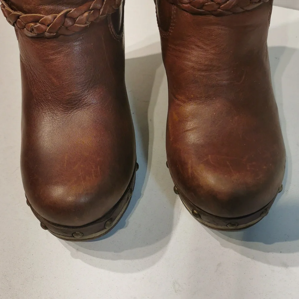 UGG Australia Savanna high clog boots size 7 sheepskin wooden heel - Picture 5 of 11